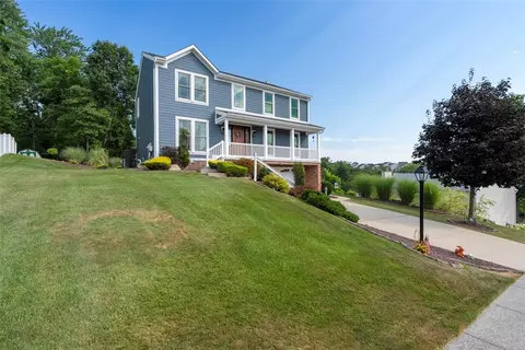 141 Elmhurst Dr, Coraopolis, PA 15108