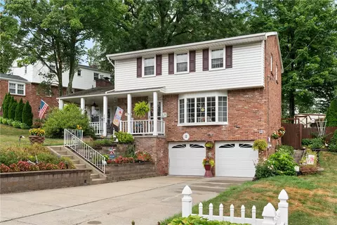 176 N Jamestown Rd, Coraopolis, PA 15108