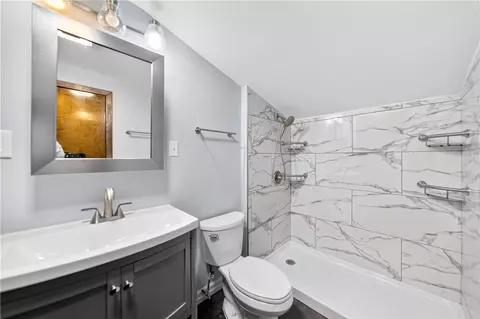 Bath - 1320 Eckert Rd, Monaca, PA 15061 photo 1 of 2