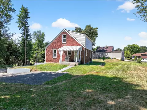 Exterior - 1320 Eckert Rd, Monaca, PA 15061 photo 3 of 5
