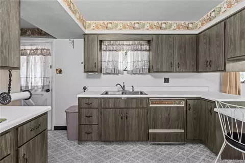 1215 Cascade Rd, Monaca, PA 15061 photo 13