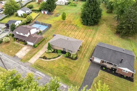 1215 Cascade Rd, Monaca, PA 15061 photo 3