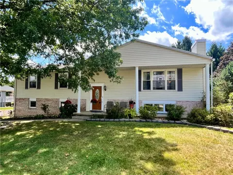 40 Bradley Ct, Indiana, PA 15701