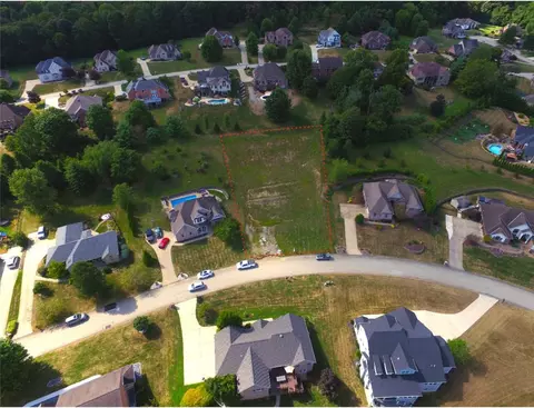 9030 Lucia Ln, North Huntingdon, PA 15642