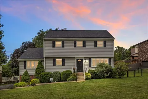 4093 Briarwood Dr, Jeannette, PA 15644