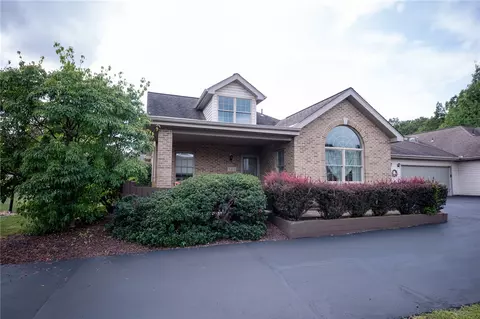 121 Steeplechase Cir, Gibsonia, PA 15044