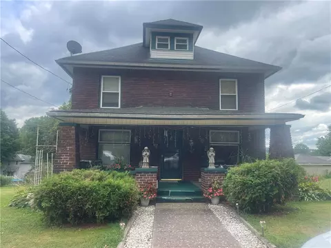 164 Chestnut St, Wheatland, PA 16161