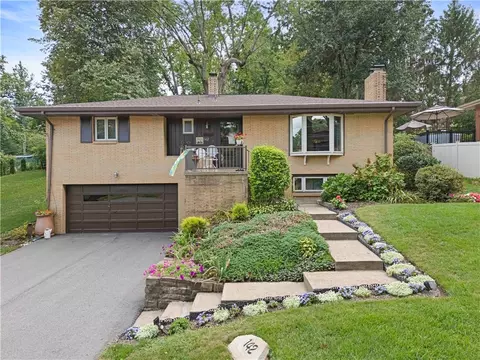 142 Wiltshire Dr, Pittsburgh, PA 15241