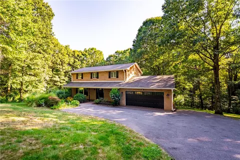 142 Short Dr, Clinton, PA 15026