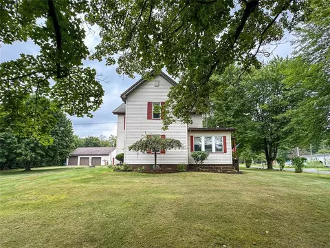 1196 Fawn Dr, Jamestown, PA 16134