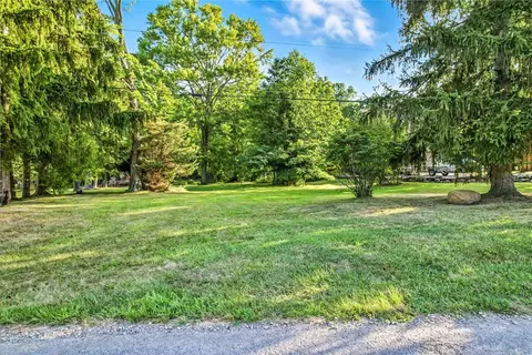 2766 Robertson Rd, Sharpsville, PA 16150