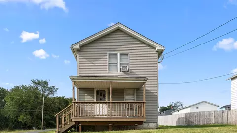 16 S Main St, Southview, PA 15361