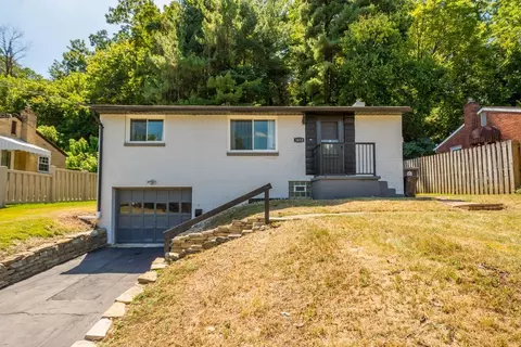 1612 Carmella Dr, Pittsburgh, PA 15227