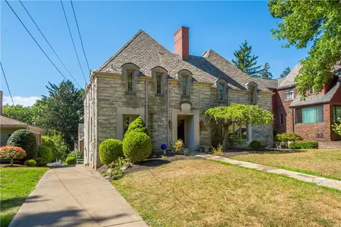 1364 Navahoe Dr, Pittsburgh, PA 15228