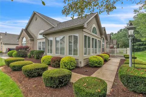 1023 Springfield Ct, Renfrew, PA 16053