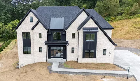 4065 Cross Creek Cir, Valencia, PA 16059
