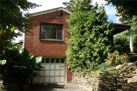 3584 Bendview Dr, Pittsburgh, PA 15221