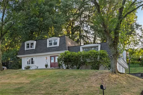 123 Oxbridge Dr, Pittsburgh, PA 15237