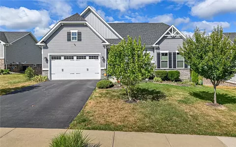 106 Spyglass Dr, Pittsburgh, PA 15229