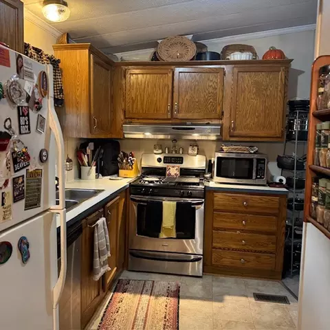 910 Robin Dr, Apollo, PA 15613 photo 14