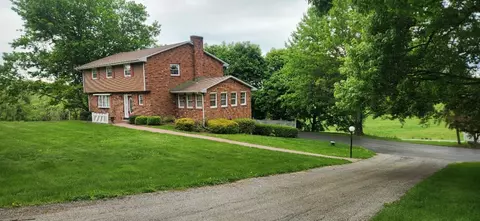 4534 Ellwood Rd, Ellwood City, PA 16117