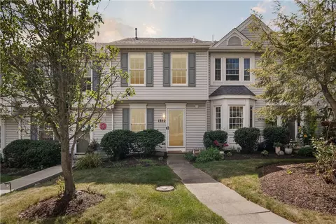 1352 Meadowbrook Dr, Canonsburg, PA 15317