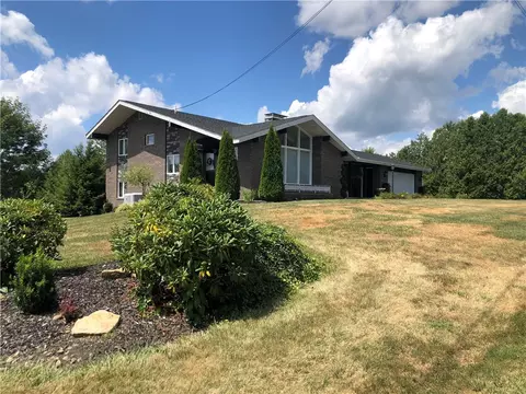 107 Spring Ln, Uniontown, PA 15401