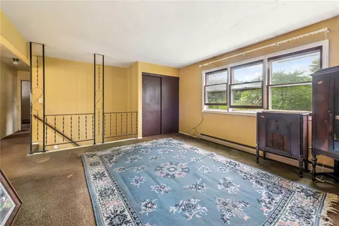 Living - 1298 Old State Rd, Apollo, PA 15613 photo 2 of 4