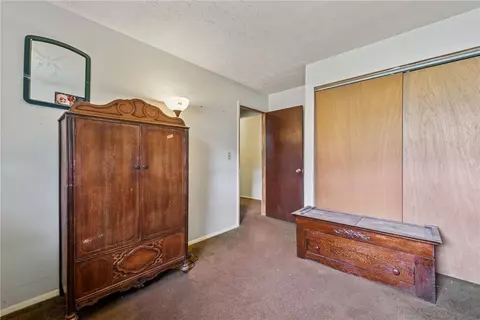 Bedroom - 1298 Old State Rd, Apollo, PA 15613 photo 3 of 5