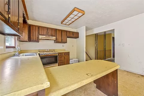 Kitchen - 1298 Old State Rd, Apollo, PA 15613 photo 4 of 4