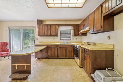 Kitchen - 1298 Old State Rd, Apollo, PA 15613 photo 3 of 4