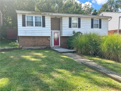 154 E Jeanette Dr, Verona, PA 15147