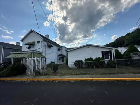 204-206 Cleveland St, Roscoe, PA 15477