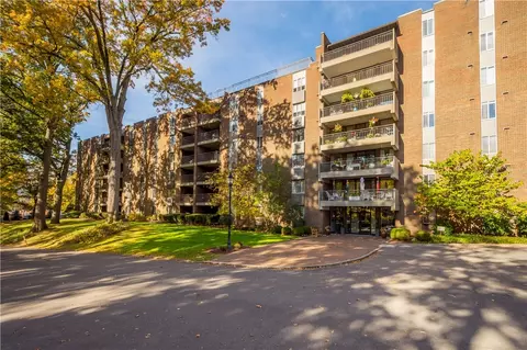 201 Grant St #111, Sewickley, PA 15143