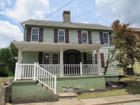 18 Center St, Fayette City, PA 15438