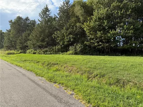 574 Receski Rd, Indiana, PA 15701