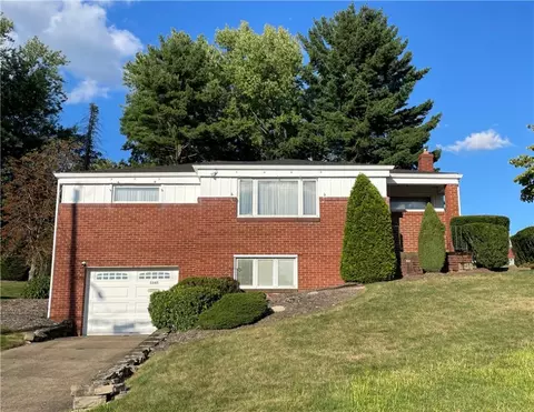 5545 Annetta Dr, Bethel Park, PA 15102