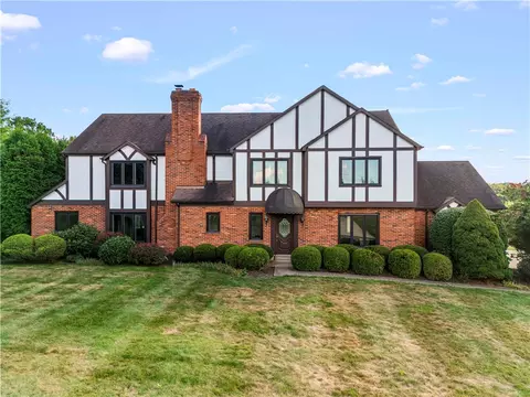 105 Salisbury Dr, Mcmurray, PA 15317