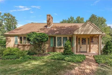 190 S Chapel Dr, Wexford, PA 15090