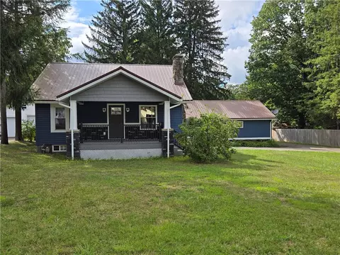 1232 15th St, Franklin, PA 16323