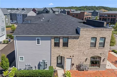 303 Tillary Ln #201, Cranberry Township, PA 16066