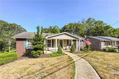 20 Nottingham Dr, Greensburg, PA 15601