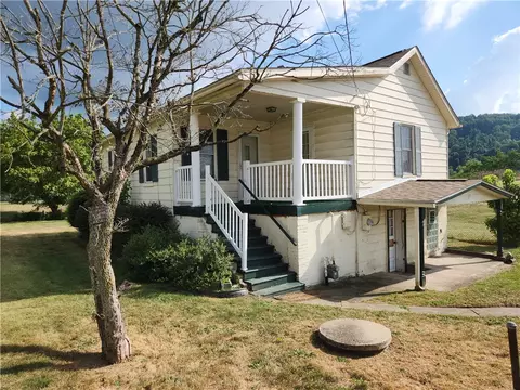 15 Naomi St, Fayette City, PA 15438
