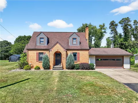 122 Gross Dr, Aliquippa, PA 15001