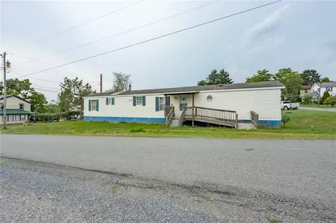 109 3rd St, Seminole, PA 16253