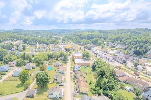 View/Area - 5847-5853 Roosevelt Ave, Export, PA 15632 photo 3 of 5