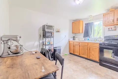 Kitchen - 5847-5853 Roosevelt Ave, Export, PA 15632 photo 6 of 8
