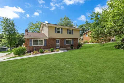 106 Truman Dr, Monaca, PA 15061