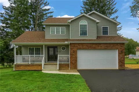 468 Mccombs Cir, New Castle, PA 16101