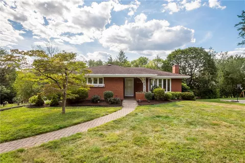 2426 Orchard Dr, Pittsburgh, PA 15241